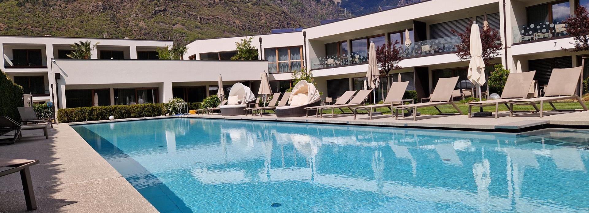 sportlodges-claudia-pool-ansicht-02